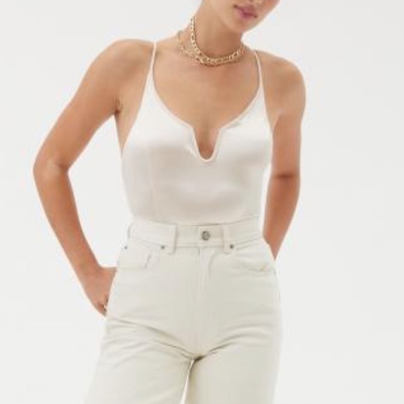 Urban Outfitters Mi Amor Notched Bodysuit - Picture 2 of 10